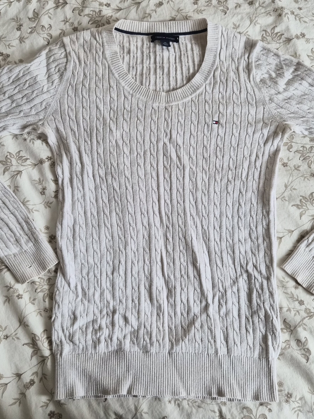 Tommy Hilfiger Cream Cable-Knit Scoop Neck Sweater